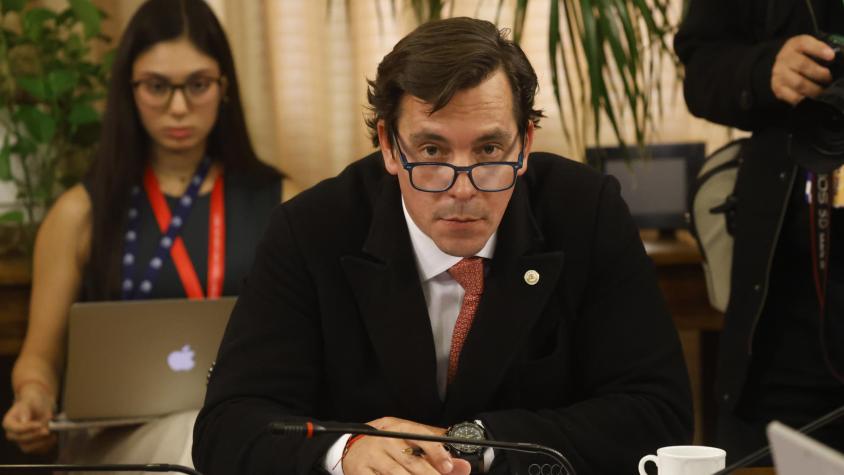 Críticas al diputado Labbé tras decir que "Chile ya sacó al comunismo una vez, si es necesario hay que hacerlo de nuevo"