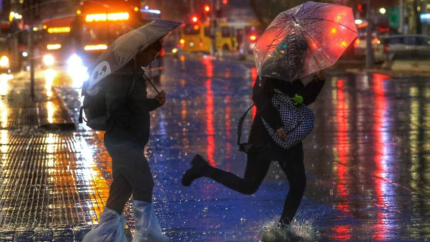 Lluvias para esta semana en Santiago: ¿Hasta cuándo se extenderán las precipitaciones? Lluvias para esta semana en Santiago: ¿Hasta cuándo se extenderán las precipitaciones?