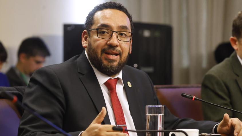 Ministro Cataldo no se cerró a renunciar para apoyar a Jara: "Uno nunca puede descartar nada" Ministro Cataldo no se cerró a renunciar para apoyar a Jara: "Uno nunca puede descartar nada"