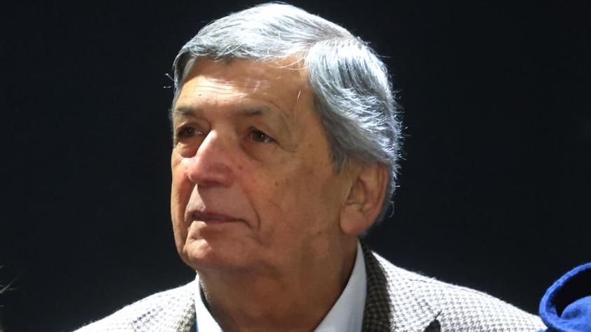 Carmona cuestiona "adelantamiento innecesario" de Jadue y Barraza y asegura que suspensión de militancia de Jara no se ha decidido Carmona cuestiona "adelantamiento innecesario" de Jadue y Barraza y asegura que suspensión de militancia de Jara no se ha decidido