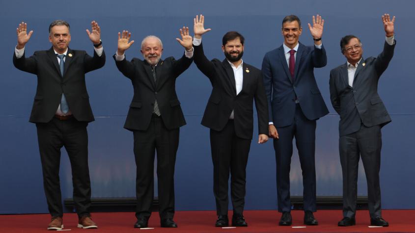 “Reunión de Alto Nivel Democracia Siempre”: Boric recibe en la Moneda a Lula, Petro, Orsi y Pedro Sánchez