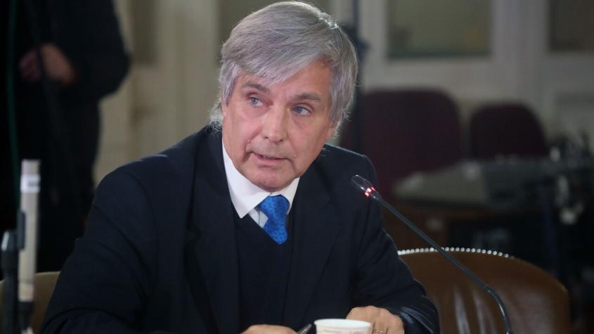Harold Mayne-Nicholls denuncia un “cambio inesperado” en el sistema de patrocinios del Servel Harold Mayne-Nicholls denuncia un “cambio inesperado” en el sistema de patrocinios del Servel