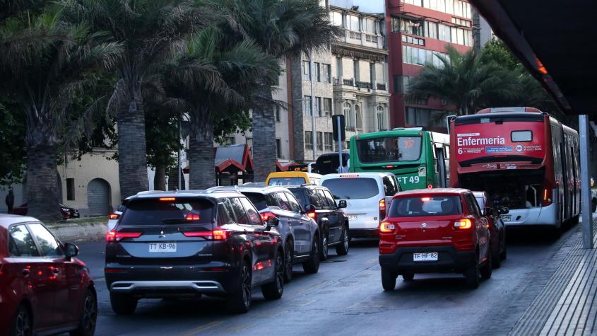 Anuncian desvíos de tránsito este lunes por cumbre internacional "Democracia Siempre"