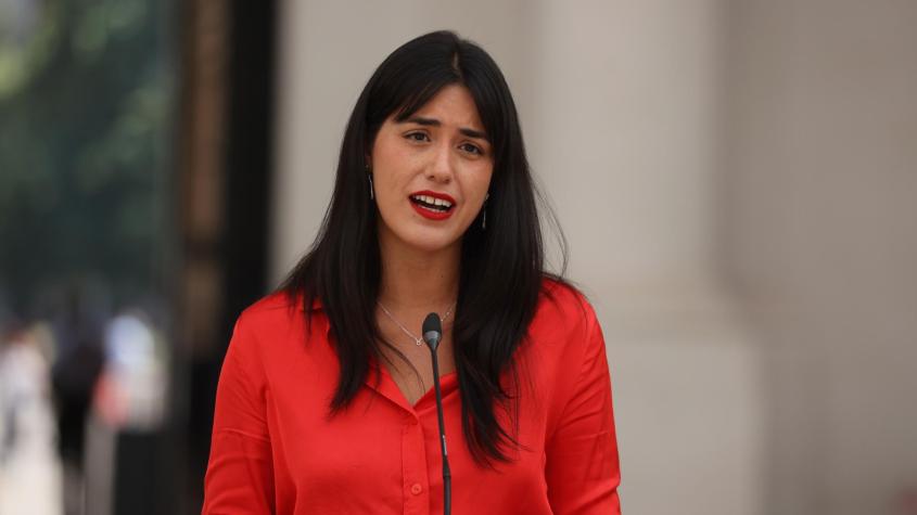 Subsecretaria Nicole Cardoch deja el Gobierno: se sumaría a comando de Jeannette Jara Subsecretaria Nicole Cardoch deja el Gobierno: se sumaría a comando de Jeannette Jara