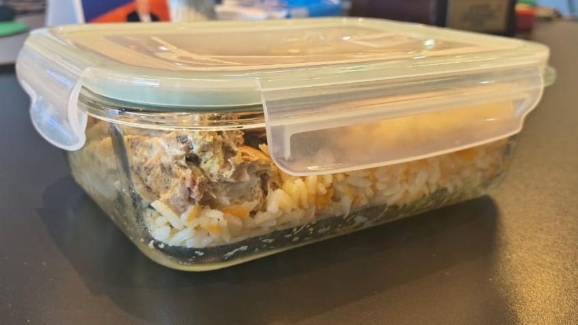 Estudio concluye que trabajadores que llevan almuerzo desde sus casas pueden ahorrar hasta $200 mil al mes