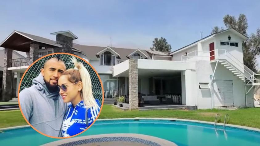 Con cancha de baby fútbol y una disco: así es la ex mansión de Vidal y Marité Matus que otra vez está en venta Con cancha de baby fútbol y una disco: así es la ex mansión de Vidal y Marité Matus que otra vez está en venta