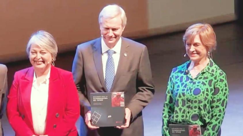 Primer debate presidencial estuvo marcado por los embates entre Jara y Kast