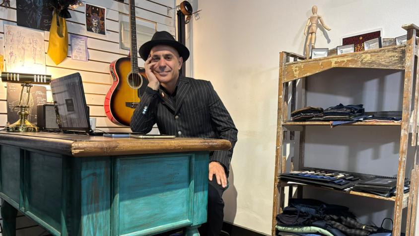 Cómo Lo Hizo: Tomás Sastre crea trajes a medida para ocasiones especiales