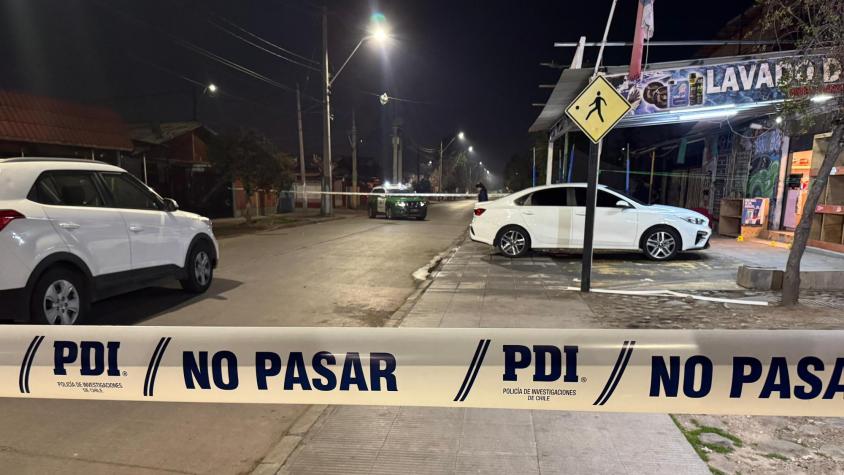 Balacera fuera de autolavado en Lo Espejo deja un muerto y un herido