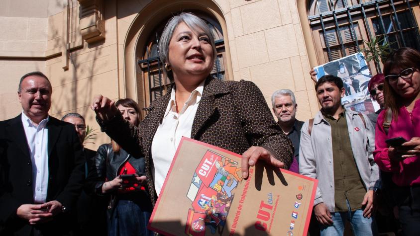 Crece la tensión ante el "reseteo" al programa de Jeannette Jara Crece la tensión ante el "reseteo" al programa de Jeannette Jara