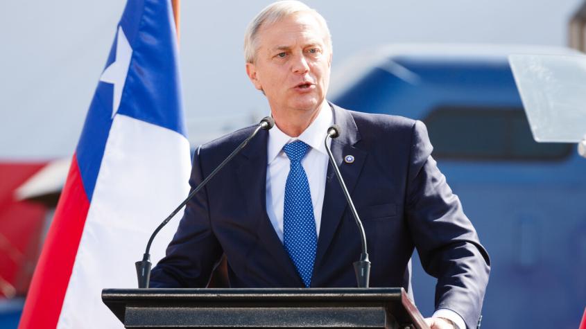 Kast tras lanzamiento de campaña: "Cada vez que yo he hablado de aplicar la fuerza es dentro del marco de la institución y las leyes" Kast tras lanzamiento de campaña: "Cada vez que yo he hablado de aplicar la fuerza es dentro del marco de la institución y las leyes"
