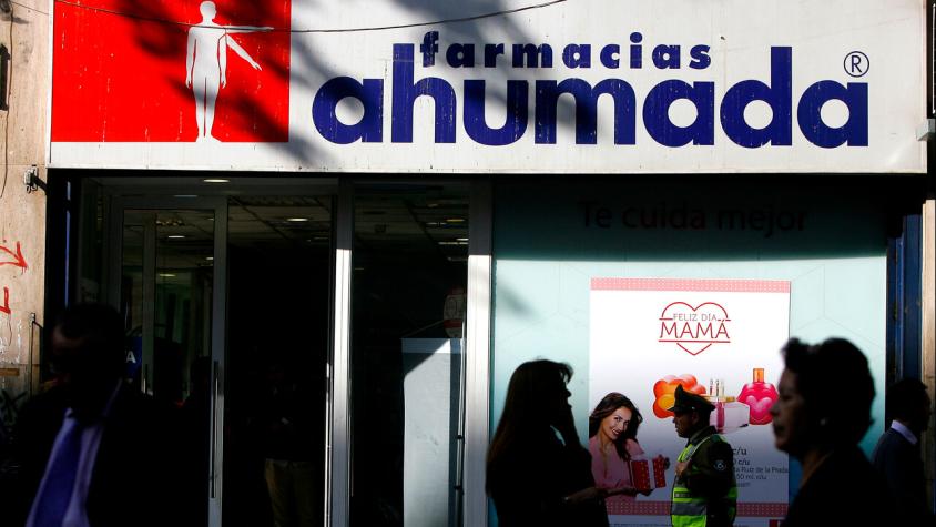 Tras 17 años Farmacias Ahumada y Sernac llegan a acuerdo por colusión: empresa pagará compensaciones por $980 millones