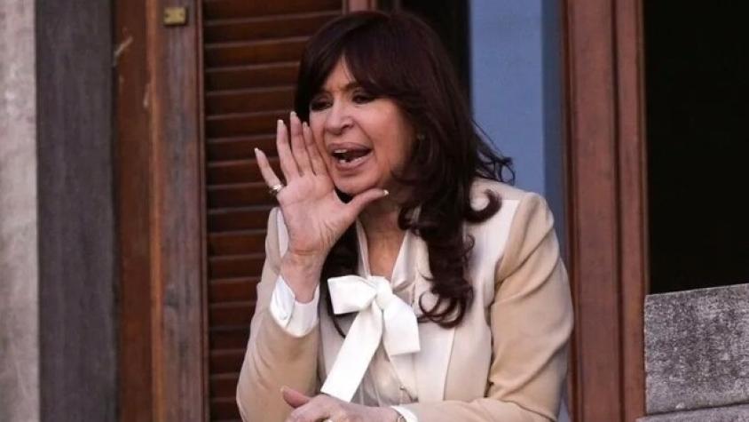 Cristina Kirchner a Milei: "A vos te van a sacar con un chaleco de fuerza de la Rosada" Cristina Kirchner a Milei: "A vos te van a sacar con un chaleco de fuerza de la Rosada"