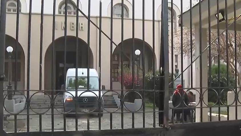 Habrían rociado con bencina a profesor en nueva jornada de incidentes en el INBA