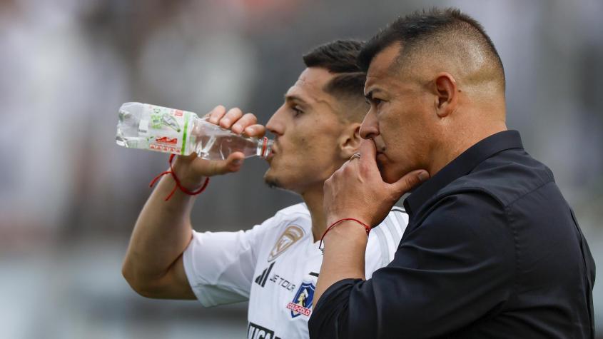 "Ya se va": La hinchada de Colo-Colo pierde la paciencia con Jorge Almirón "Ya se va": La hinchada de Colo-Colo pierde la paciencia con Jorge Almirón