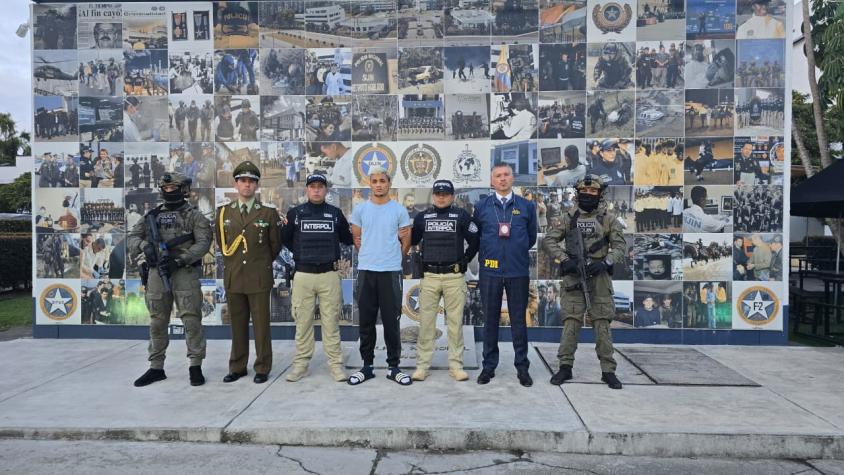 VIDEO | Sicario del “Rey de Meiggs” fue trasladado a Bogotá a la espera de extradición a Chile: Así fue su llegada VIDEO | Sicario del “Rey de Meiggs” fue trasladado a Bogotá a la espera de extradición a Chile: Así fue su llegada