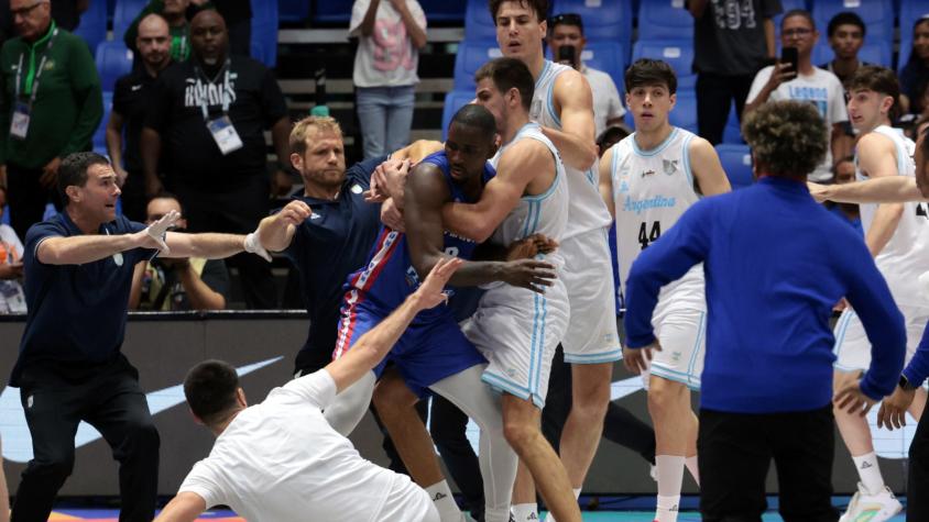VIDEO | Argentina y República Dominicana terminan a los golpes tras la derrota trasandina en la AmeriCup 2025