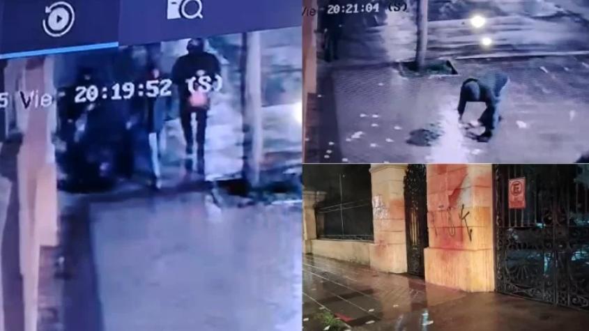 Encapuchados vandalizan sinagoga mientras fieles celebraban ceremonía judía