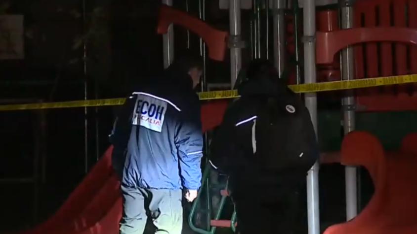 Hombre murió tras ser baleado en plaza en Puente Alto: víctima recibió disparo en la cabeza