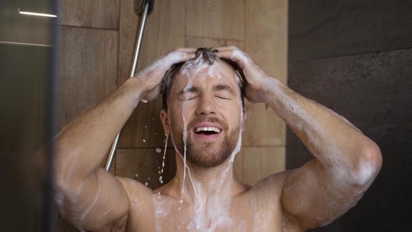 Expertos de Harvard zanjan debate sobre si es necesaria la ducha diaria: ésta sería la frecuencia recomendada del baño