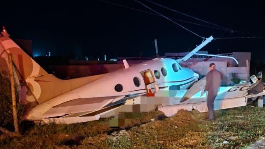 Aeronave capotó en condominio tras aterrizaje de emergencia en la región de O'Higgins: Hay 4 heridos Aeronave capotó en condominio tras aterrizaje de emergencia en la región de O'Higgins: Hay 4 heridos