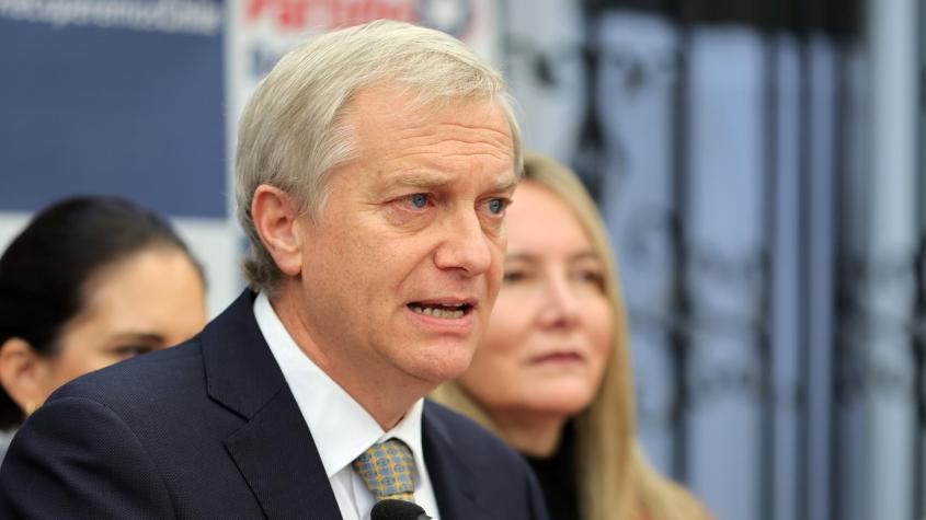 Kast dice que en Brasil hay una "disputa política" tras condena a Bolsonaro y cuestiona declaración de Boric