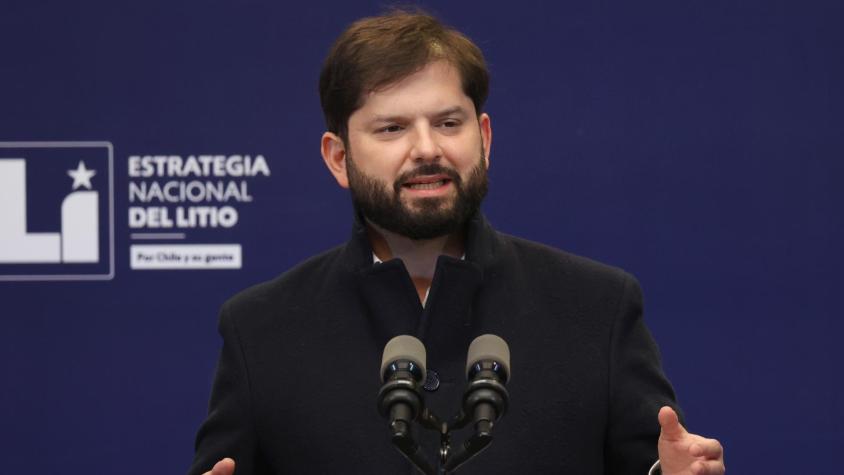 Boric asegura que se puso a "disposición" de Jara por si necesitaba "consejo" sobre el debate presidencial