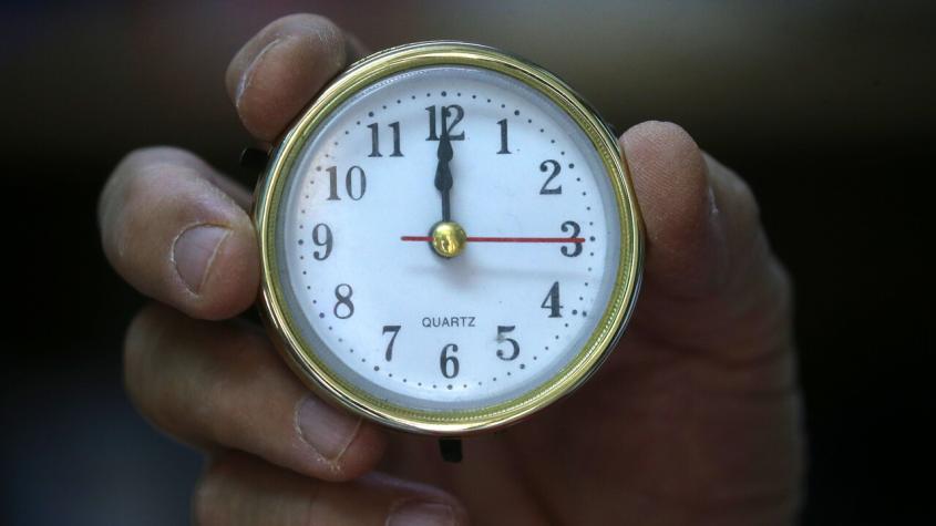 Cambio de hora es ESTA NOCHE: ¿Se adelantan o se atrasan los relojes?