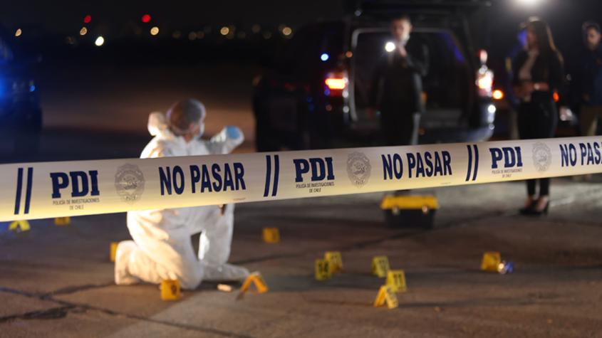 Hombre es asesinado a disparos en medio de velorio en Estación Central: Se investiga riña familiar