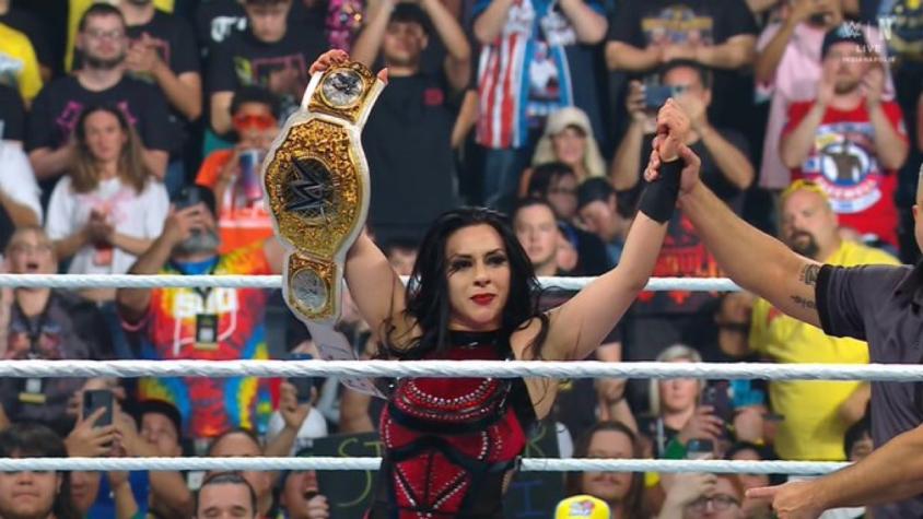 Stephanie Vaquer hace historia y se corona campeona mundial de la WWE
