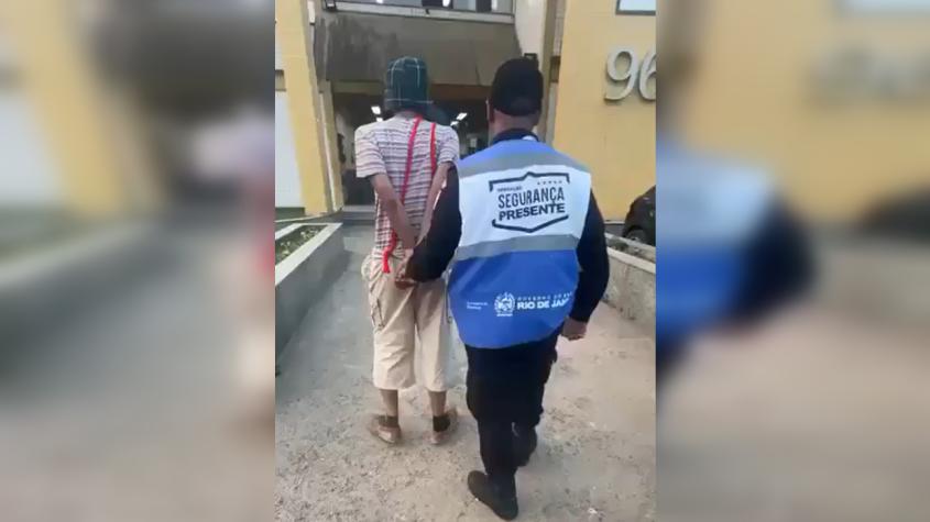 ¿Fue sin querer queriendo?: Detienen a hombre disfrazado de "El Chavo del 8" por porte de drogas en Río de Janeiro