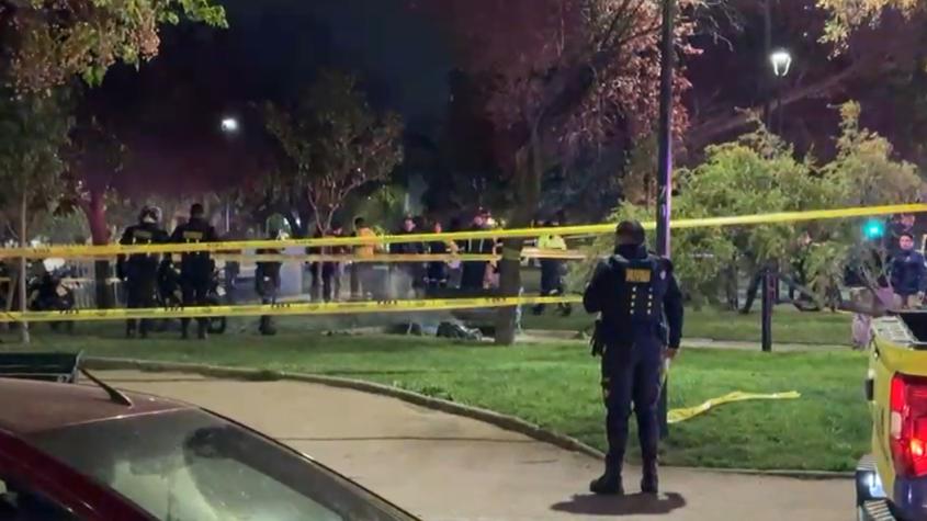 Se roció líquido acelerante y se prendió fuego: Hombre muere quemado en el Parque Bustamante