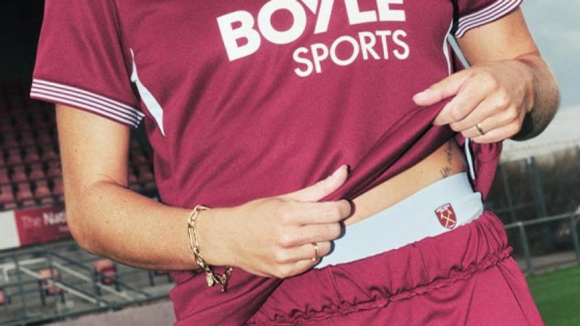 West Ham femenino lanza la primera equipación "menstrual" del fútbol