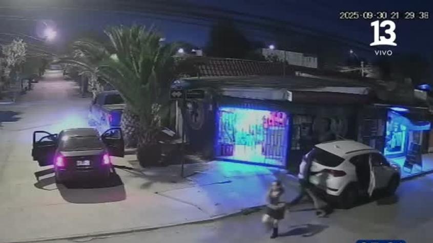 Roban a mujer y su hija que volvían de reunión de apoderados: Llevaban la plata del curso en el auto