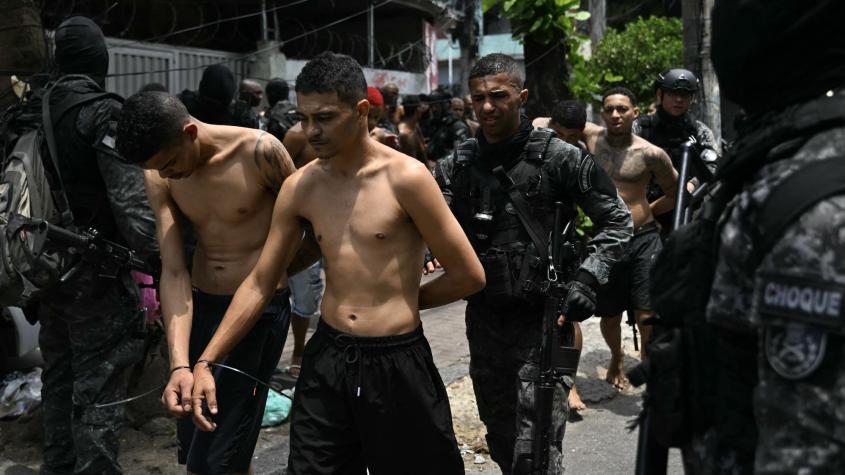 Policía brasileña dio golpe histórico al narcotráfico: El origen del Comando Vermelho y similitud clave con Tren de Aragua