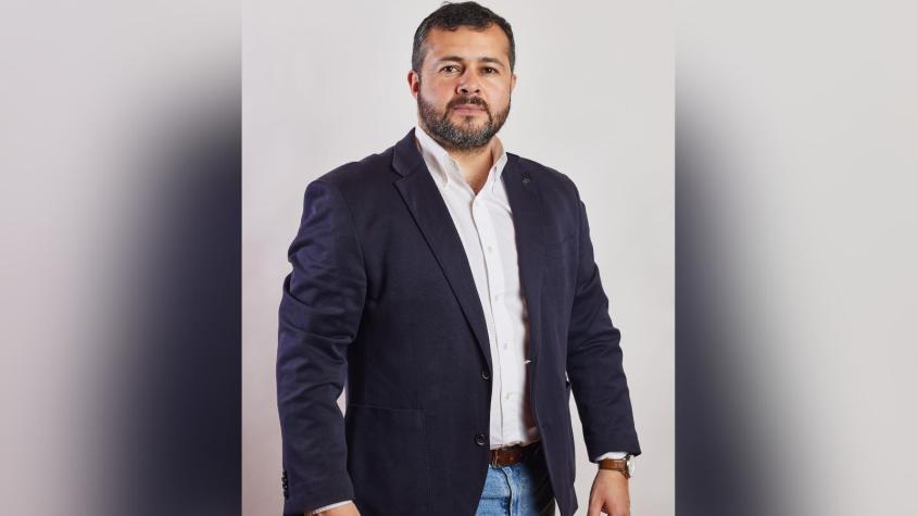 Escuchó gritos: revelan la reacción de la pareja del funcionario que arrancó oreja a alcalde de Melipeuco Escuchó gritos: revelan la reacción de la pareja del funcionario que arrancó oreja a alcalde de Melipeuco