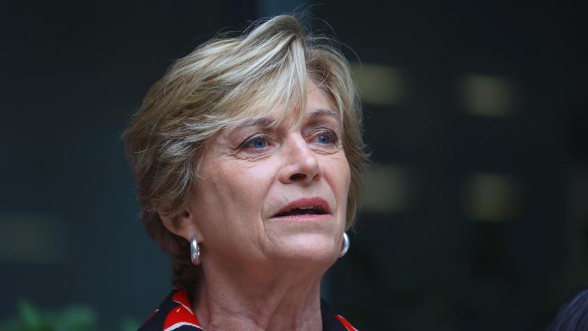 Matthei por errores en cuenta de la luz: "Personas que no tienen experiencia ni equipo no pueden llegar a la Presidencia" Matthei por errores en cuenta de la luz: "Personas que no tienen experiencia ni equipo no pueden llegar a la Presidencia"