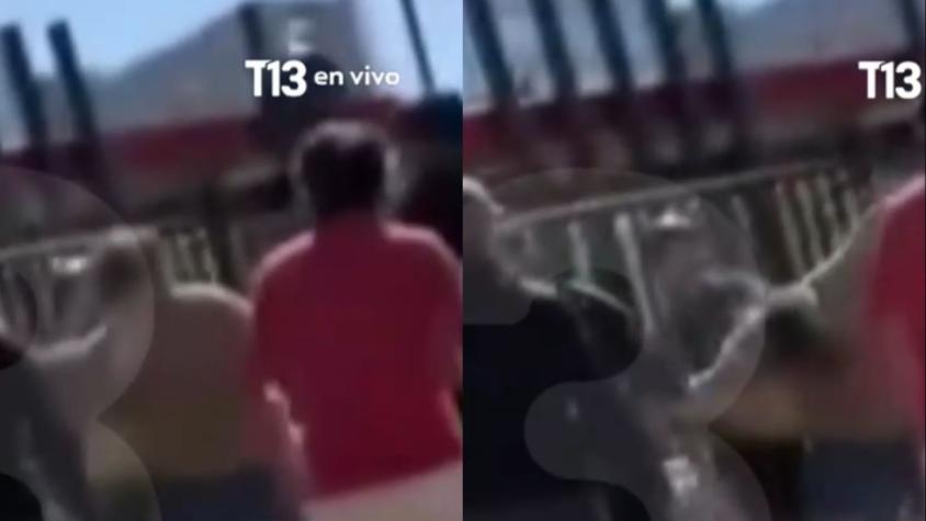 El momento clave: Motorista interviene y golpea a Rolando Segovia en la cabeza