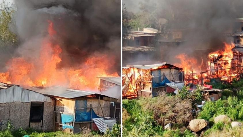 Incendio se registra en toma ‘Dignidad’ de La Florida: 18 casas consumidas en su totalidad