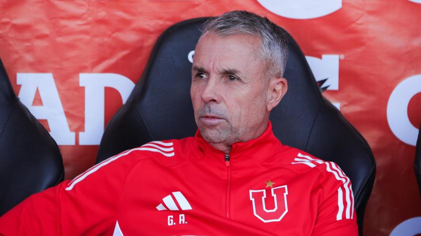 "Ya sabe dónde se va a ir": Adelantan que el futuro de Gustavo Álvarez estaría lejos de la U