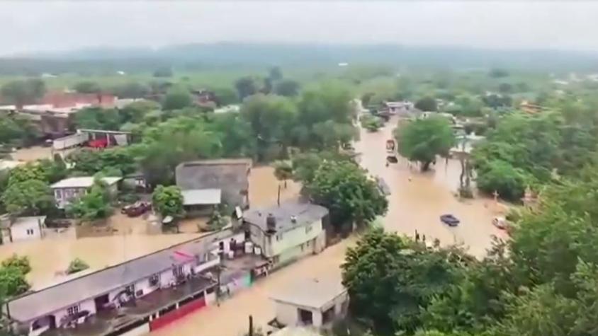 Devastadoras lluvias en México: 44 muertos y 20 desaparecidos Devastadoras lluvias en México: 44 muertos y 20 desaparecidos