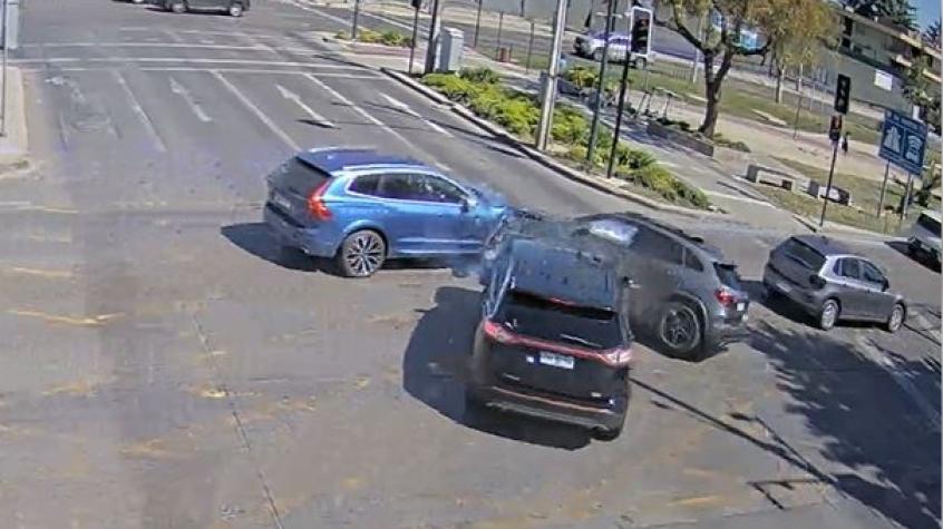 VIDEO | El impactante registro del violento choque tras persecución en Vitacura: Hay 3 detenidos