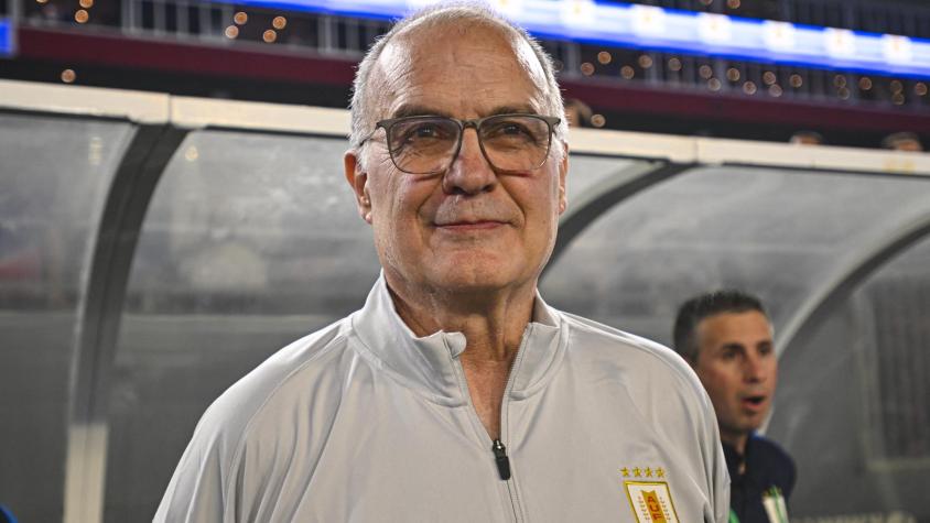 "Hoy lo limpian": En Uruguay anticipan que Bielsa dejará de ser DT de la "Celeste" previo al Mundial