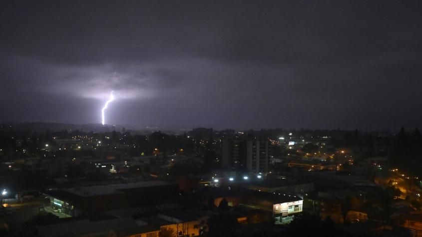 Alerta por tormentas eléctricas y rachas de viento: Meteorología advierte fenómeno severo en regiones del sur