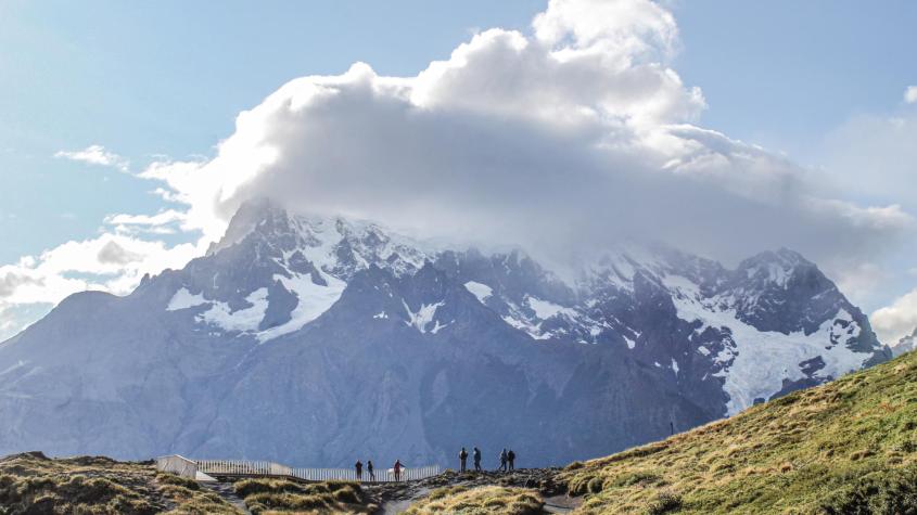 Autoridades confirman que aumenta a cinco la cantidad de turistas muertos por tragedia en Torres del Paine