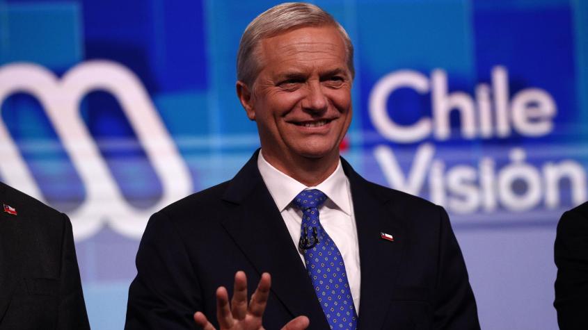 Sin vidrio blindado y al estilo Trump: Así será el cierre de campaña de Kast