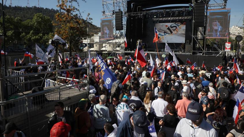 Himno Nacional se cantó con la tercera estrofa en el cierre de campaña de Johannes Kaiser