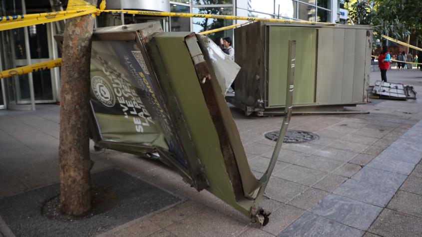 Bus RED chocó kiosco y lo trasladó por casi 100 metros: chofer dio una insólita justificación