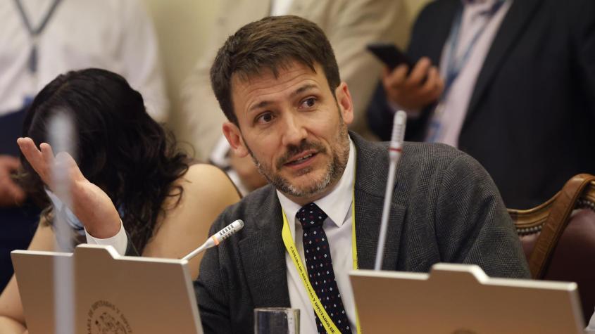 "Es algo doloroso": Pardow tendría que dejar cargo en universidad si se aprueba la acusación en su contra