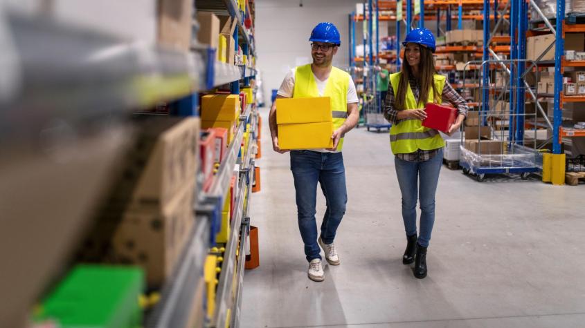 Buscan 400 personas para trabajar en el Black Friday: estos son los sueldos y así puedes postular